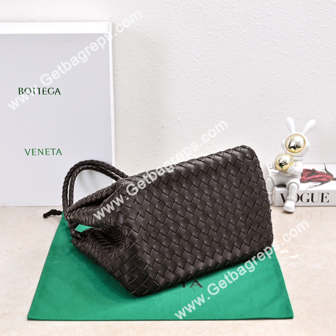 Bottega Veneta Large Parachute Shoulder bag in supple Intrecciato Leather Dark Coffee