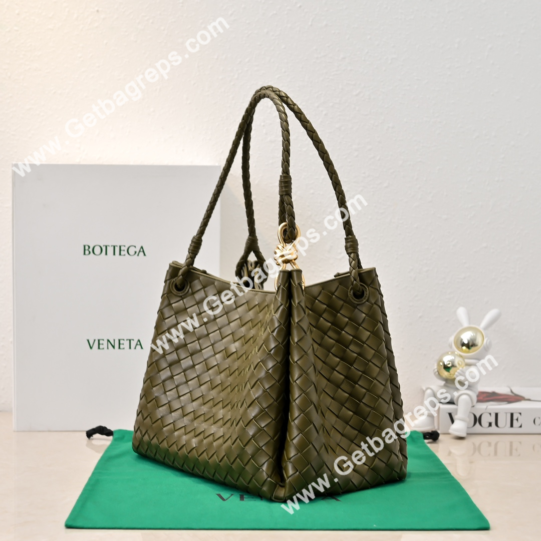 Bottega Veneta Large Parachute Shoulder bag in supple Intrecciato Leather Dark Green