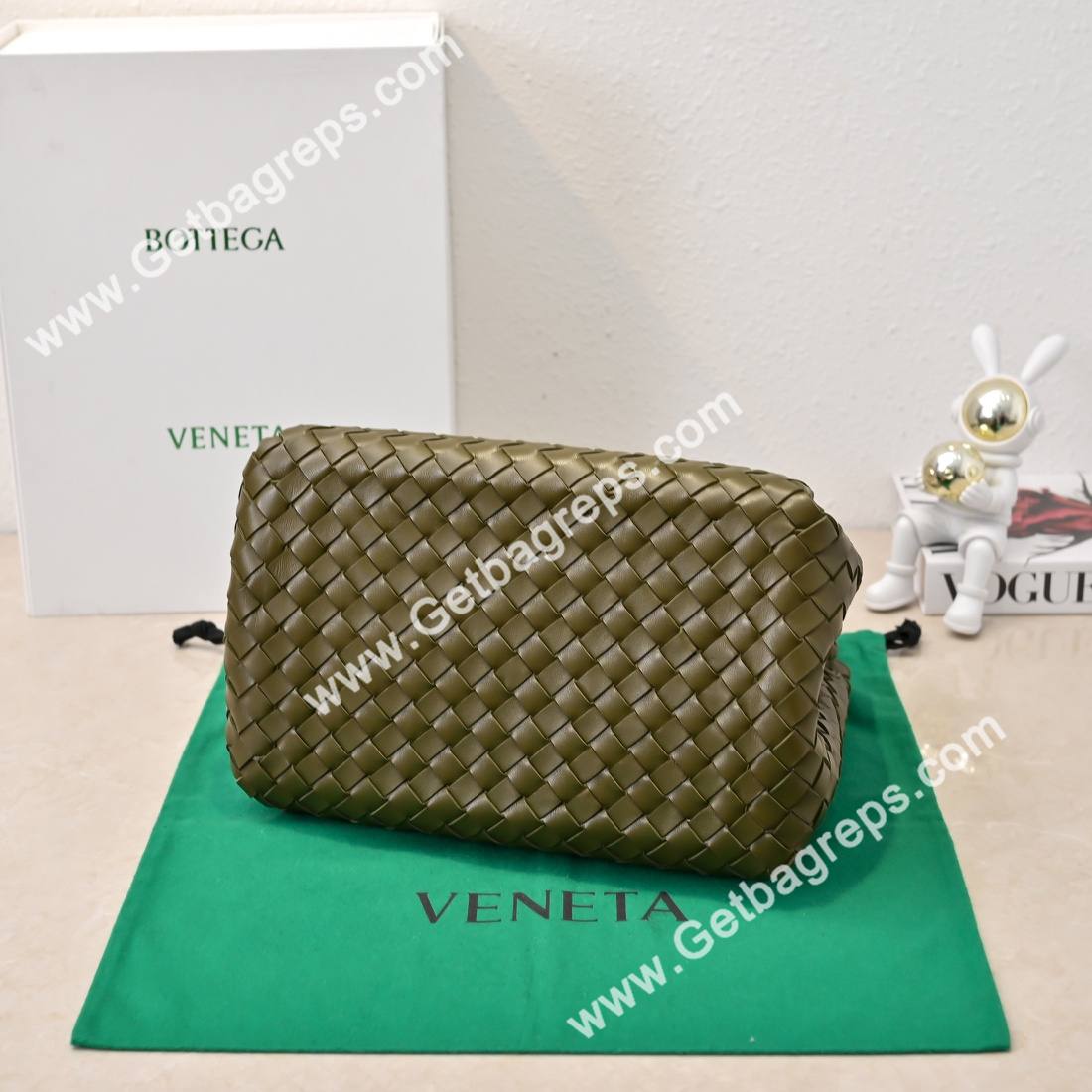 Bottega Veneta Large Parachute Shoulder bag in supple Intrecciato Leather Dark Green