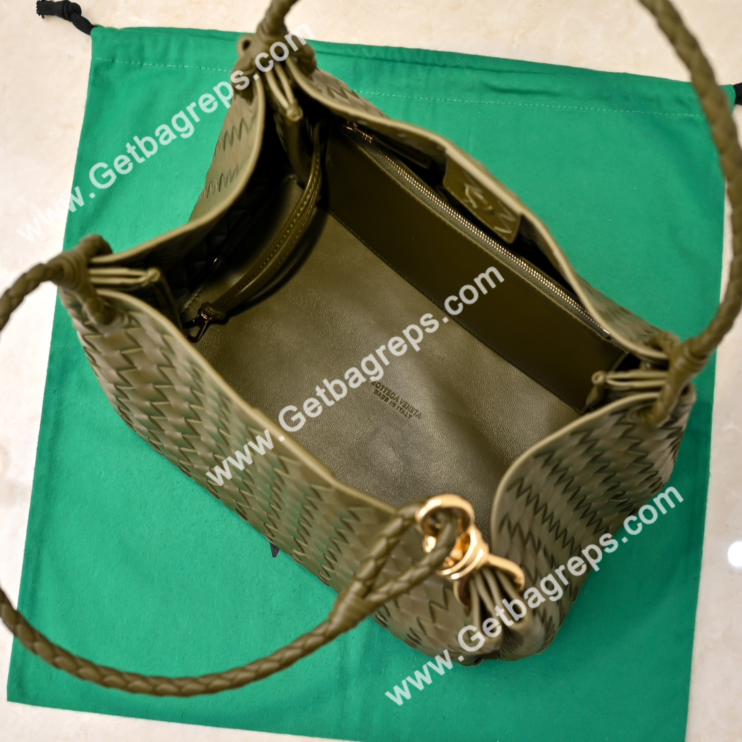 Bottega Veneta Large Parachute Shoulder bag in supple Intrecciato Leather Dark Green
