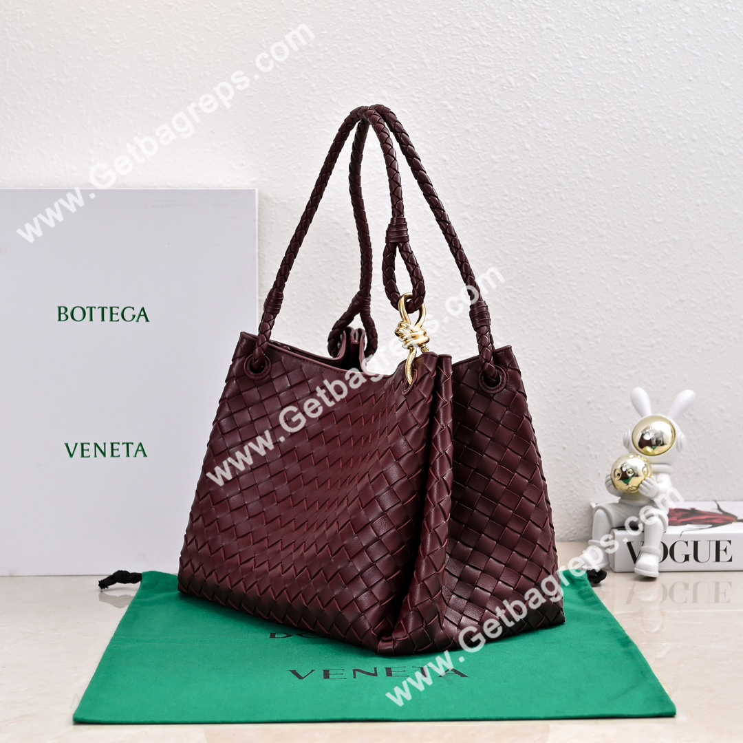 Bottega Veneta Large Parachute Shoulder bag in supple Intrecciato Leather Dark Red
