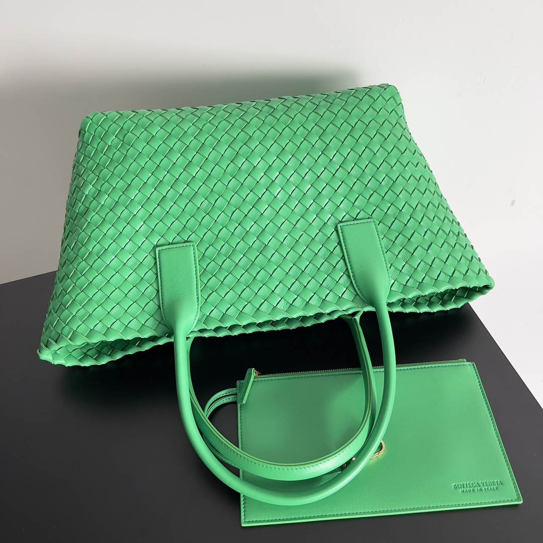 Bottega Veneta Medium Cabat Intreccio Leather Tote Bag Green