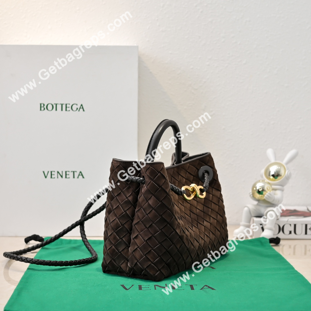 Bottega Veneta Small 25cm Andiamo Top handle bag in supple Intrecciato Deerskin Brown