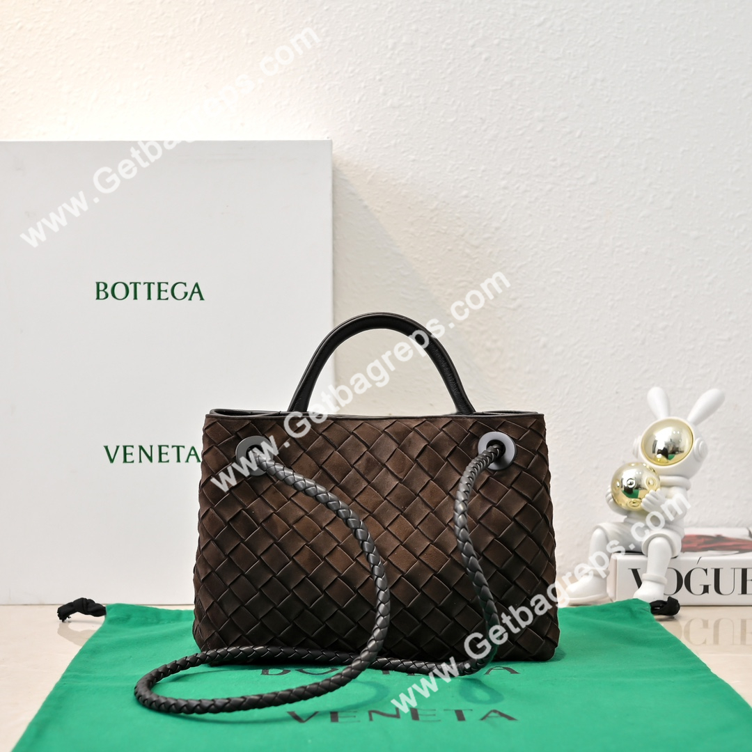 Bottega Veneta Small 25cm Andiamo Top handle bag in supple Intrecciato Deerskin Brown