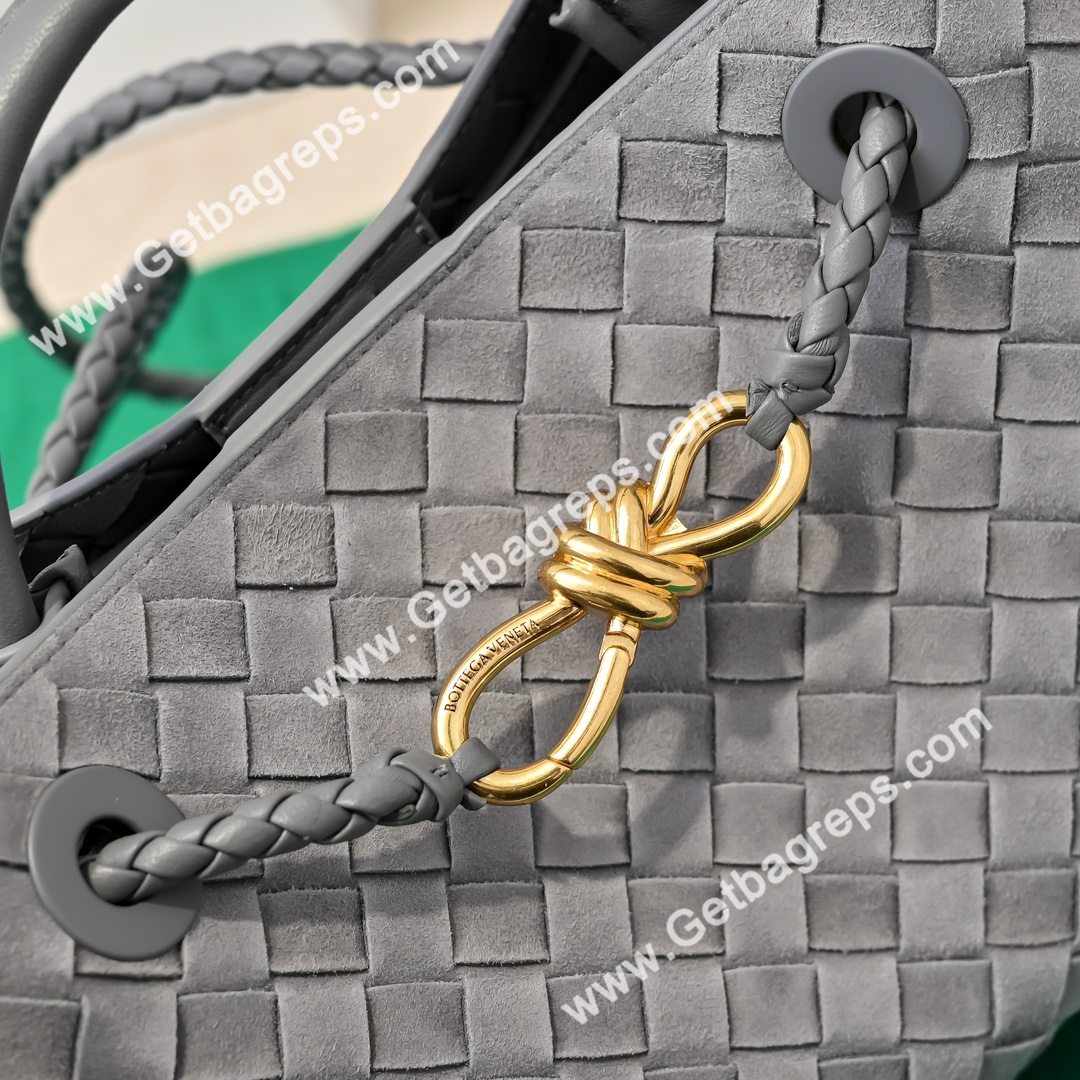 Bottega Veneta Small 25cm Andiamo Top handle bag in supple Intrecciato Deerskin Grey