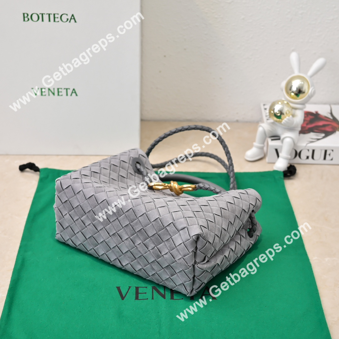 Bottega Veneta Small 25cm Andiamo Top handle bag in supple Intrecciato Deerskin Grey