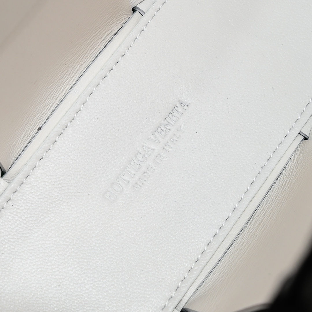 Bottega Veneta Small Arco Intreccio Leather Tote Bag Black With White