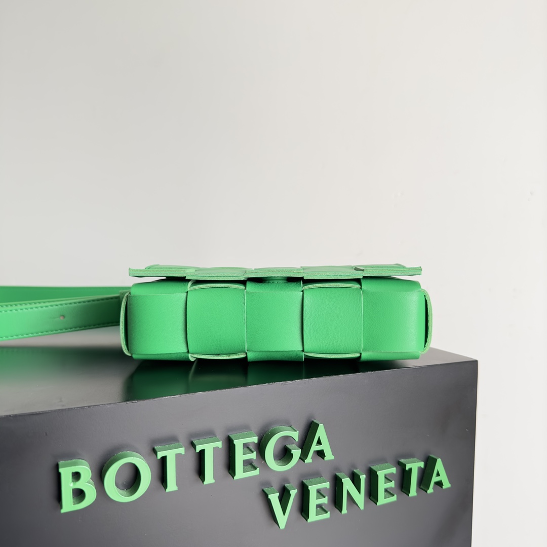 Bottega Veneta Small Cassette Intreccio Leather Cross-body Bag-11