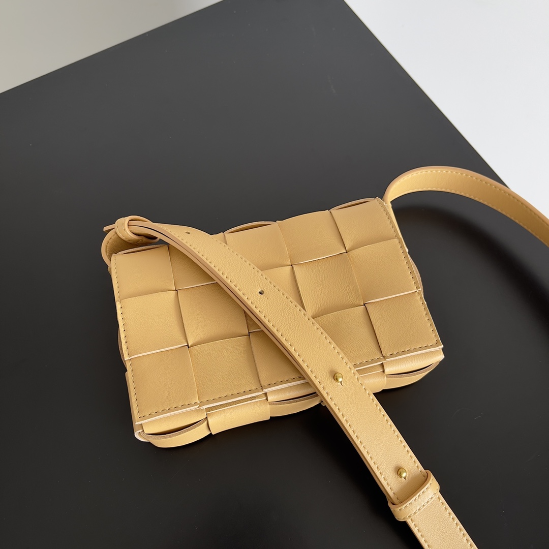 Bottega Veneta Small Cassette Intreccio Leather Cross-body Bag-13