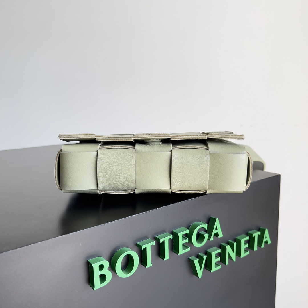 Bottega Veneta Small Cassette Intreccio Leather Cross-body Bag-3