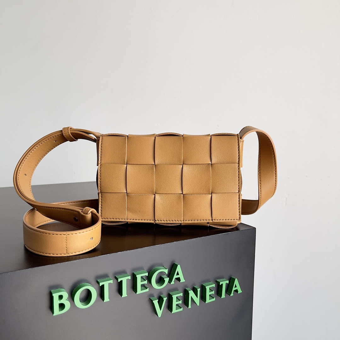 Bottega Veneta Small Cassette Intreccio Leather Cross-body Bag-7