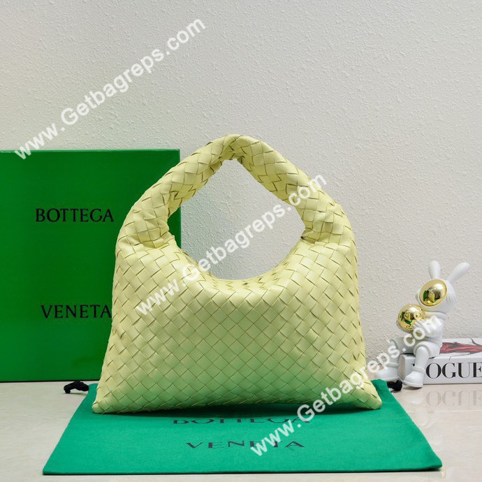 Bottega Veneta Small Hop Shoulder Bag Intrecciato craftsmanship in calf leather 41cm Light Yellow
