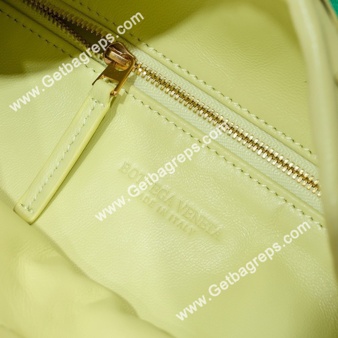 Bottega Veneta Small Hop Shoulder Bag Intrecciato craftsmanship in calf leather 41cm Light Yellow
