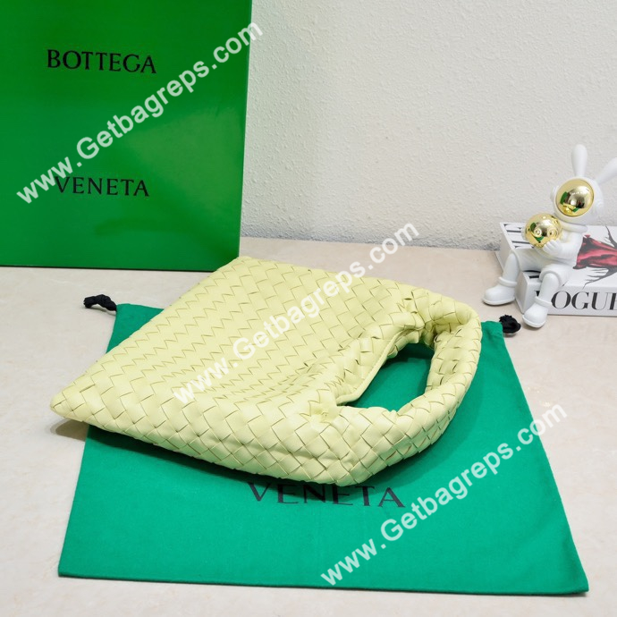 Bottega Veneta Small Hop Shoulder Bag Intrecciato craftsmanship in calf leather 41cm Light Yellow