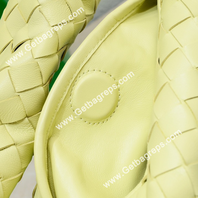 Bottega Veneta Small Hop Shoulder Bag Intrecciato craftsmanship in calf leather 41cm Light Yellow