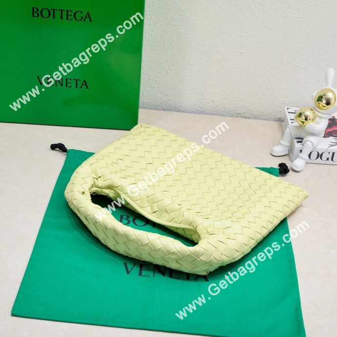Bottega Veneta Small Hop Shoulder Bag Intrecciato craftsmanship in calf leather 41cm Light Yellow