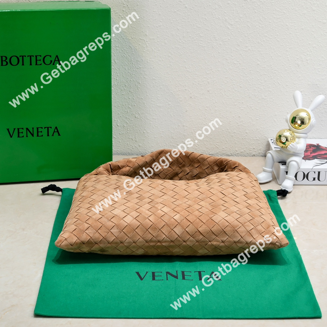 Bottega Veneta Small Hop Shoulder Bag with Intrecciato Craftsmanship in Smooth Suede 41cm Caramel