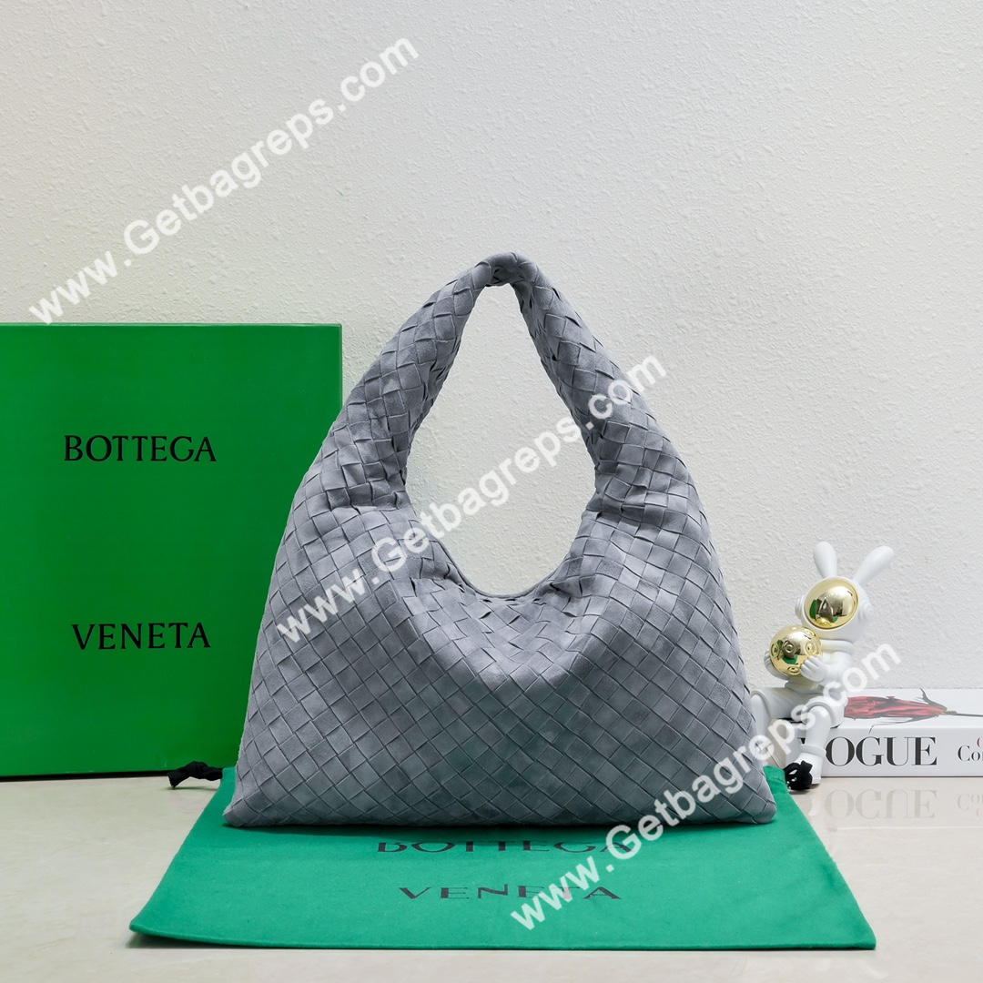 Bottega Veneta Small Hop Shoulder Bag with Intrecciato Craftsmanship in Smooth Suede 41cm Gray
