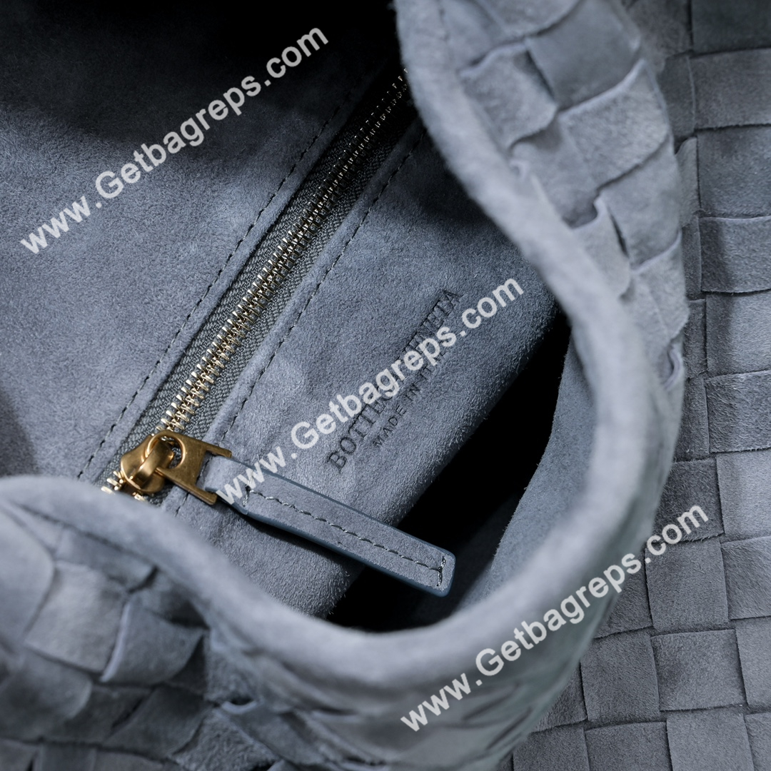 Bottega Veneta Small Hop Shoulder Bag with Intrecciato Craftsmanship in Smooth Suede 41cm Gray