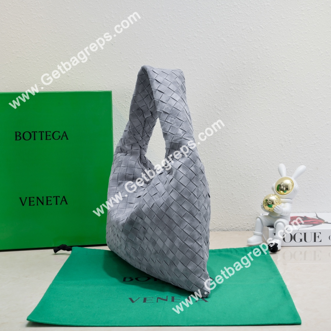 Bottega Veneta Small Hop Shoulder Bag with Intrecciato Craftsmanship in Smooth Suede 41cm Gray