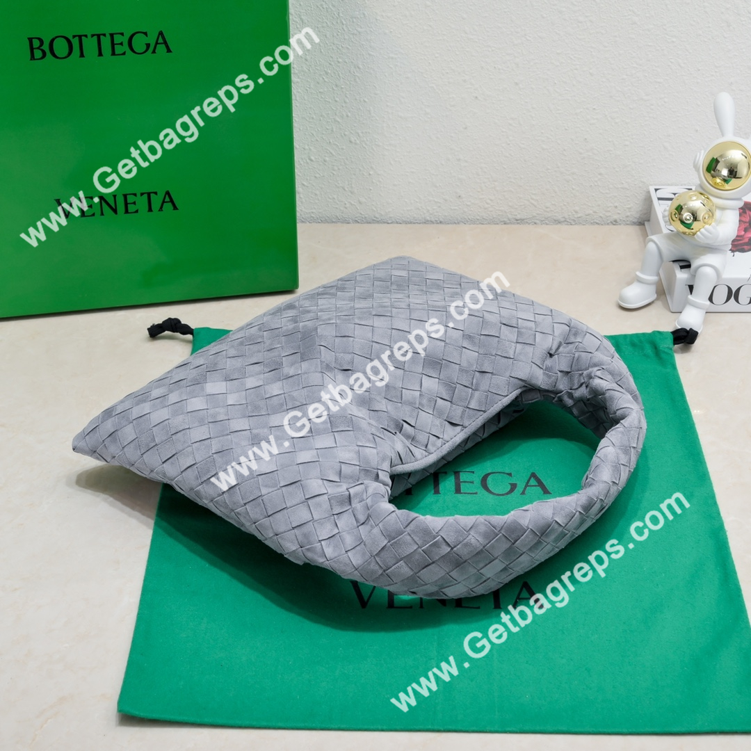 Bottega Veneta Small Hop Shoulder Bag with Intrecciato Craftsmanship in Smooth Suede 41cm Gray