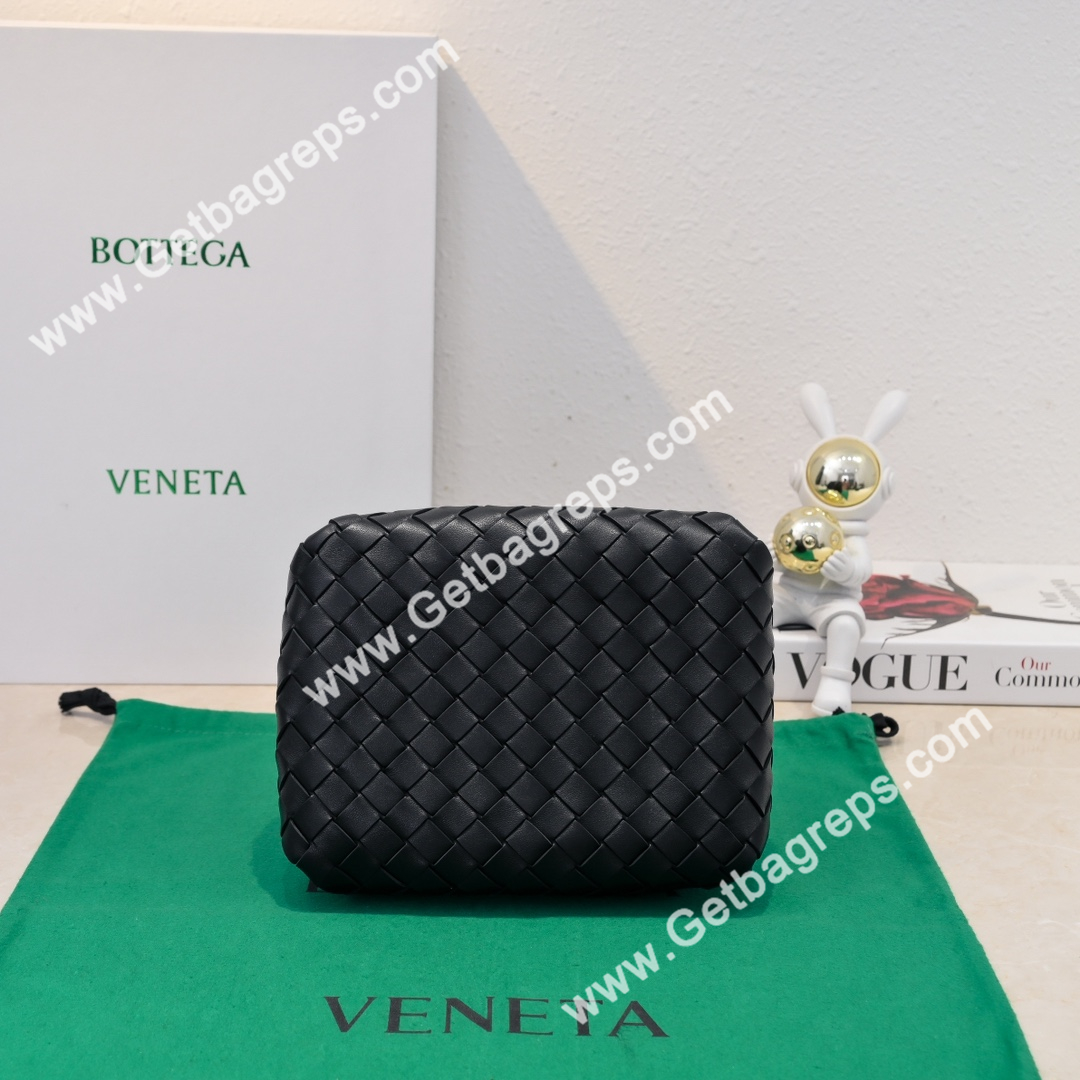 Bottega Veneta Small Parachute Shoulder bag in supple Intrecciato Leather Black