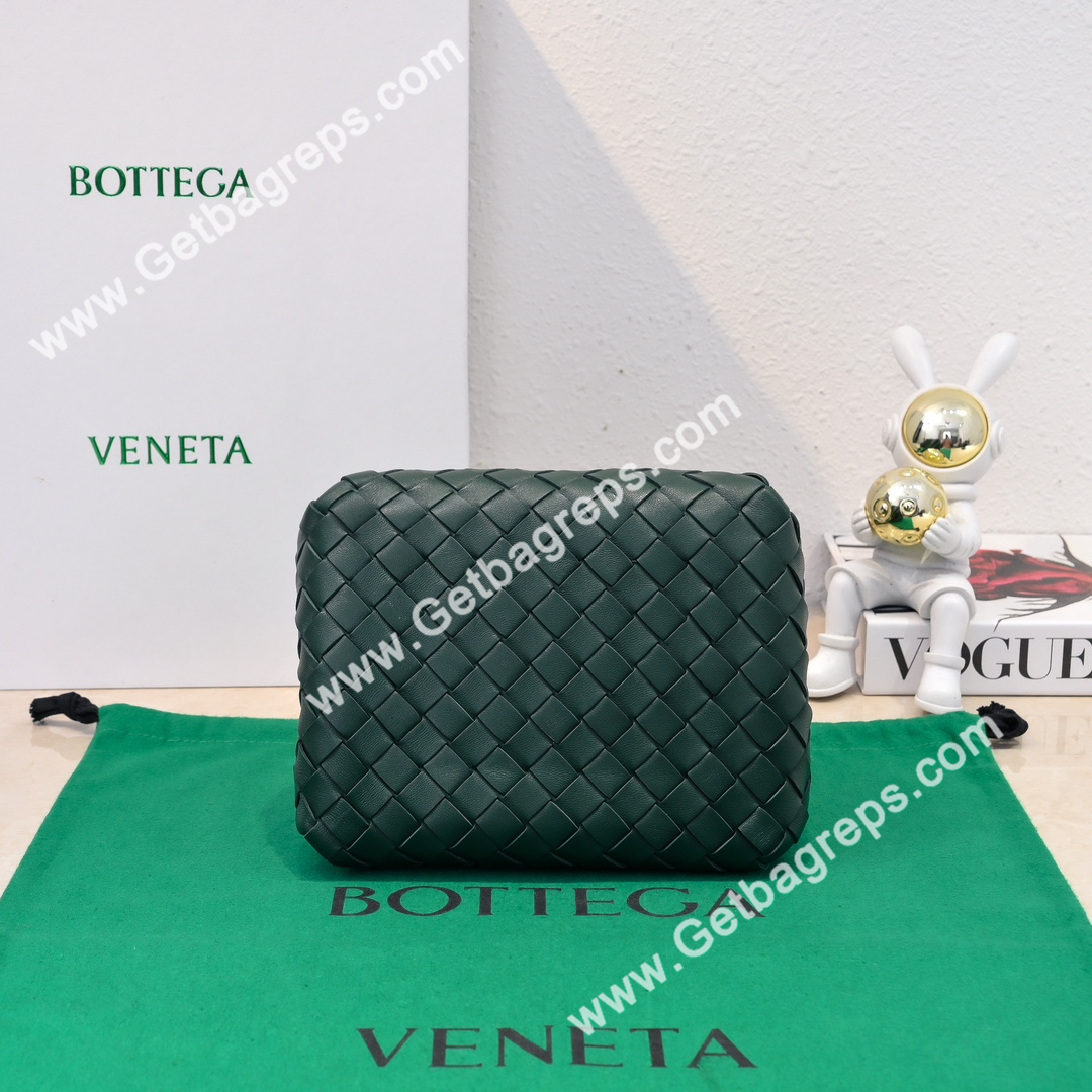 Bottega Veneta Small Parachute Shoulder bag in supple Intrecciato Leather Dark Green