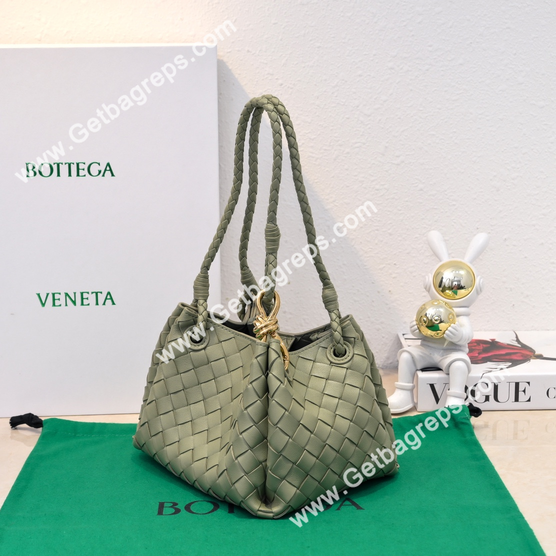 Bottega Veneta Small Parachute Shoulder bag in supple Intrecciato Leather Green