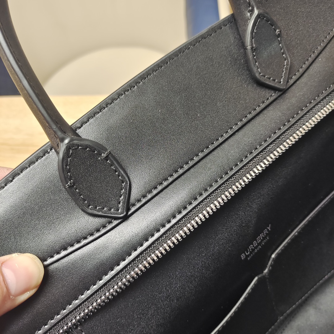 Burberry Leather Medium Catherine Bag Black