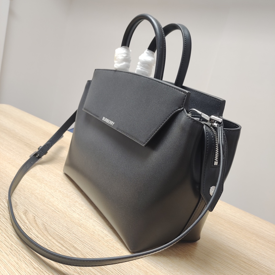 Burberry Leather Medium Catherine Bag Black