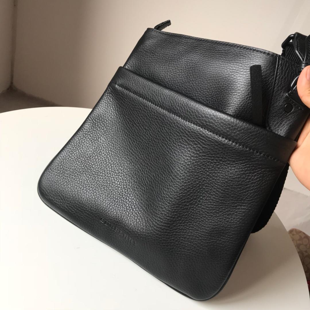 Burberry Men Leather Crossbody Bag Black