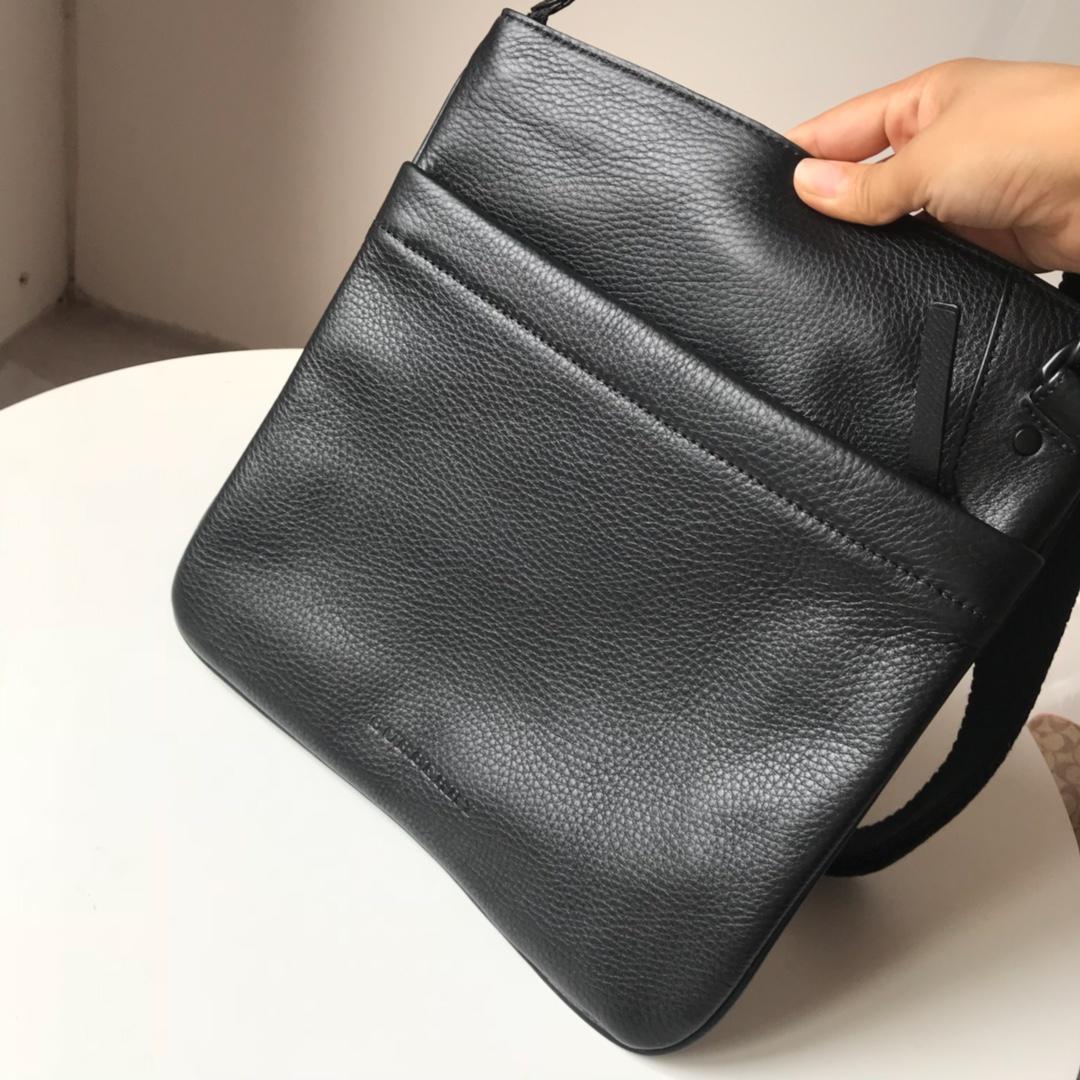 Burberry Men Leather Crossbody Bag Black