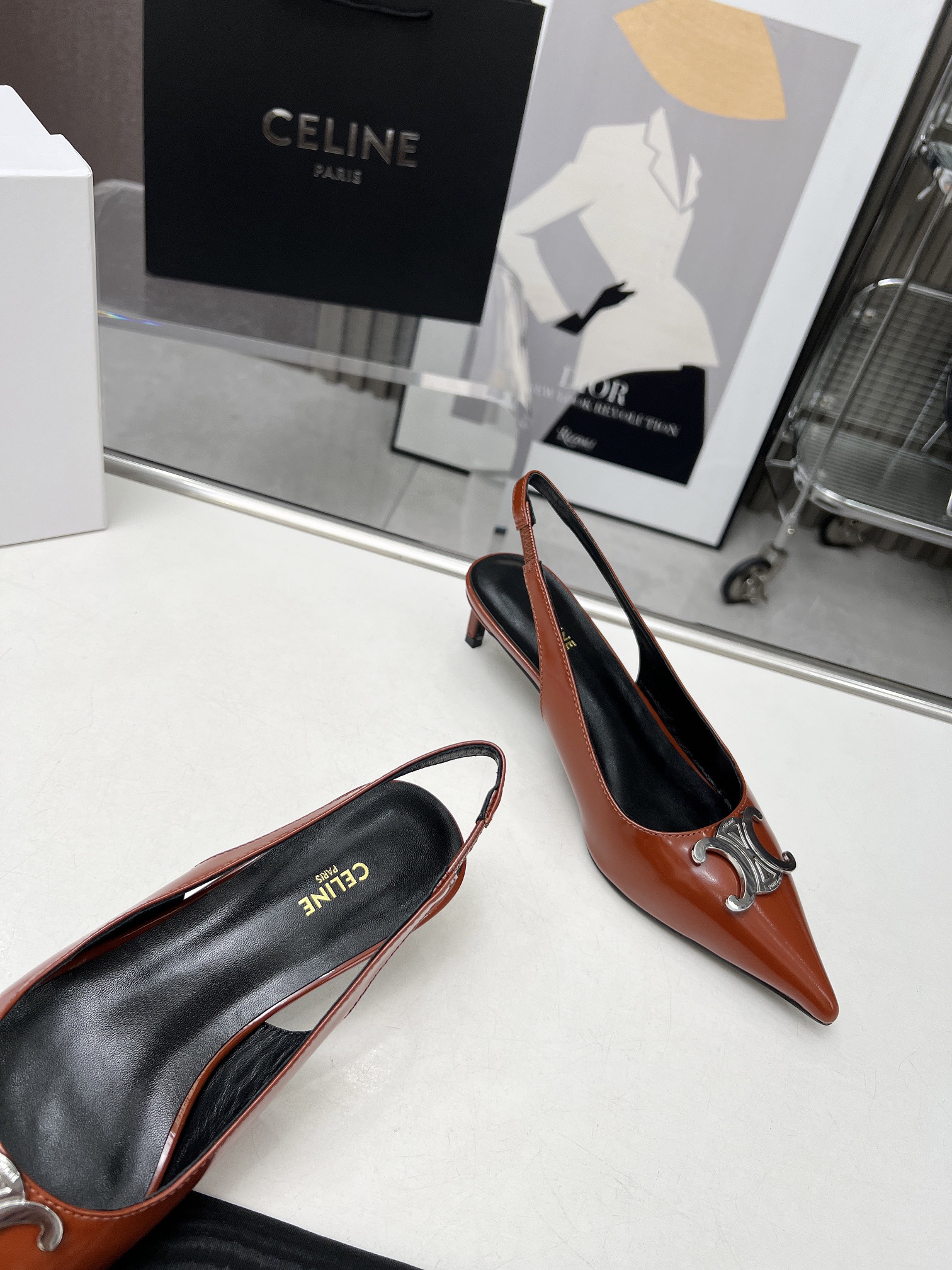 Celine Alma Triomphe Slingback in Glossy-0006