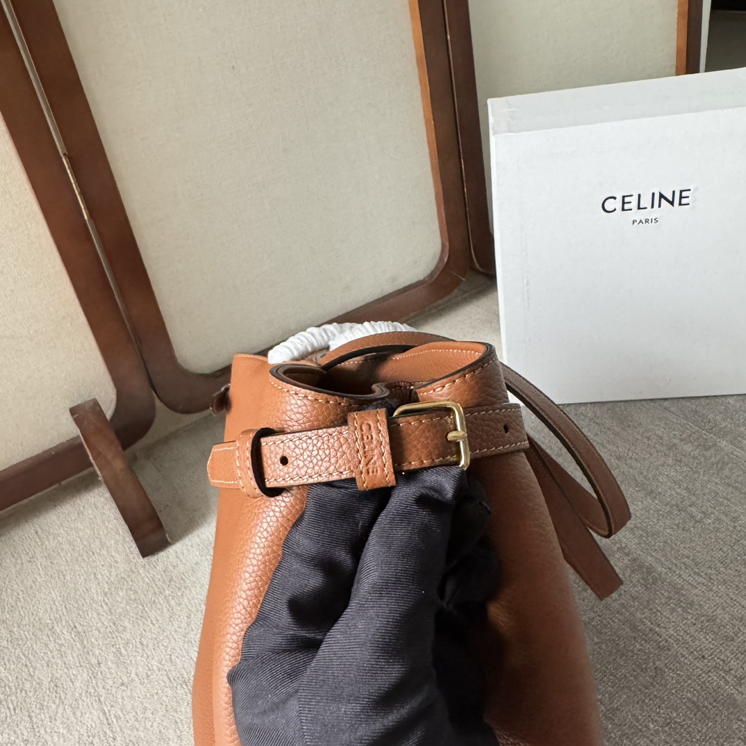 Celine Medium Cabas Anais Cuir Triomphe In Grained Calfskin Tan