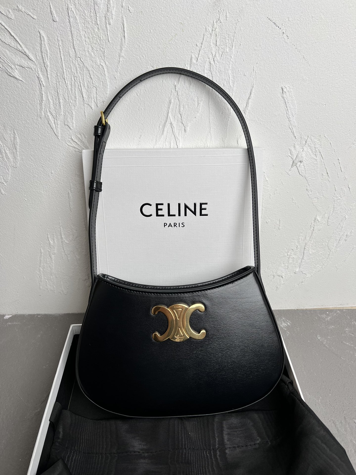 Celine Medium Tilly Bag In Shiny Calfskin Black