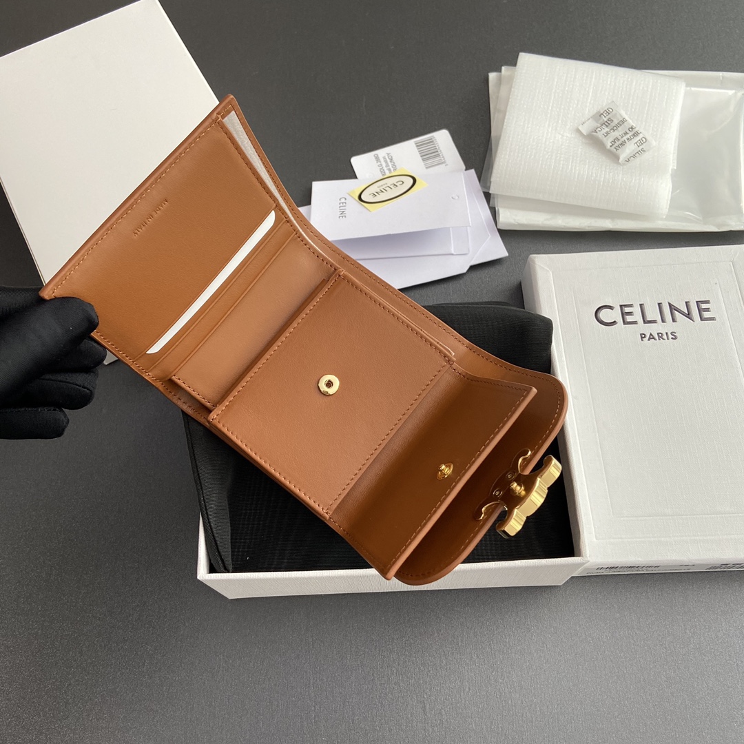 Celine Smlal Flap Wallet Triomphe in Petent Calfskin Coffee