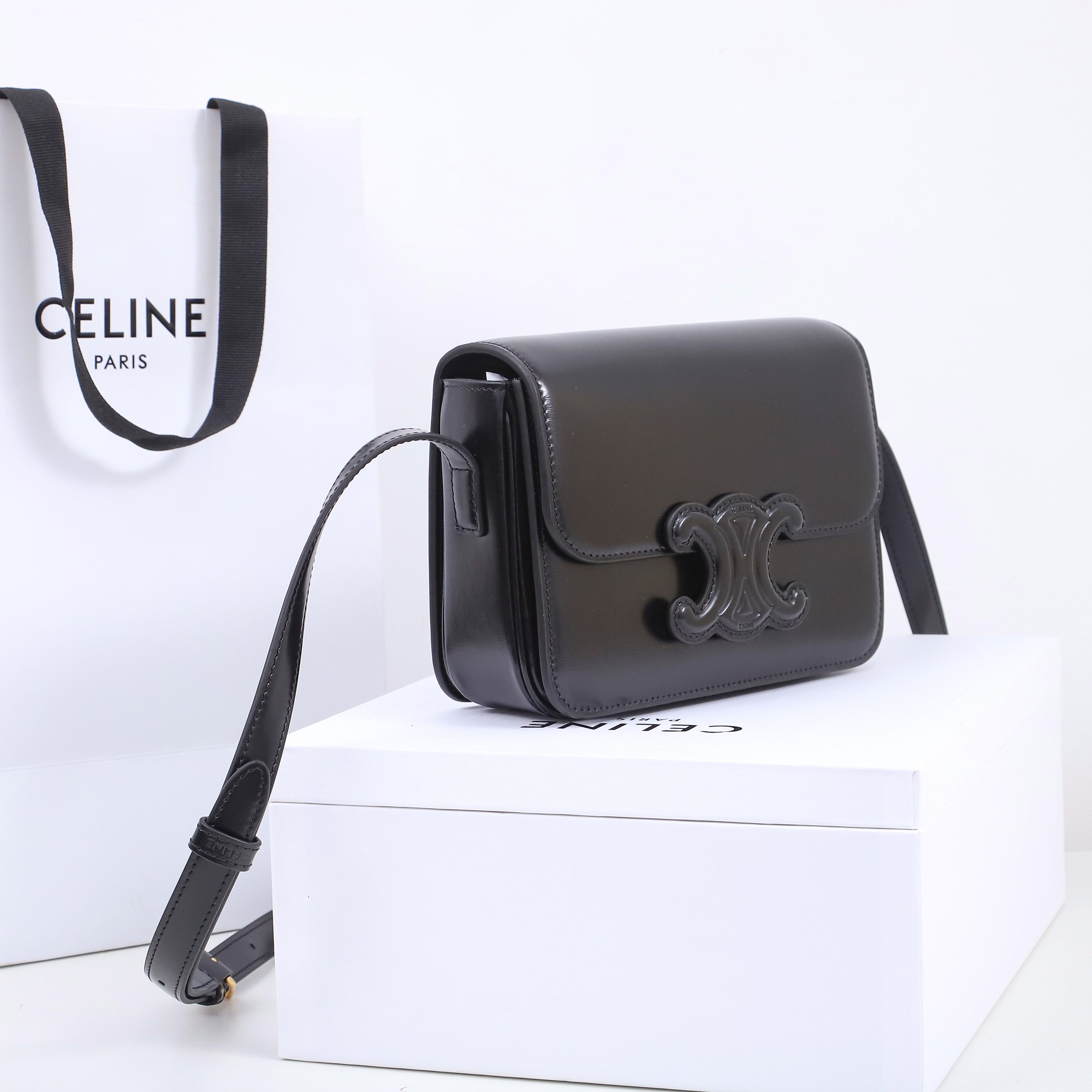 Celine Teen Triomphe Bag In Shiny Calfskin with Black Logo 18.5cm