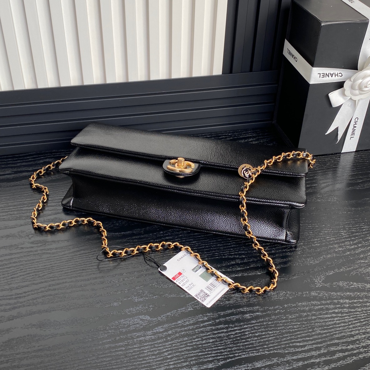 Chanel  AS5182 Maxi Clutch Bag Grained Shiny Calfskin Gold-Tone Metal Black