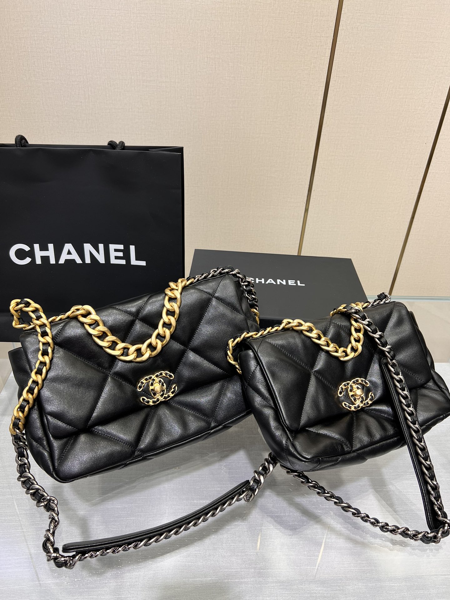 Chanel 19 Medium 30cm Black