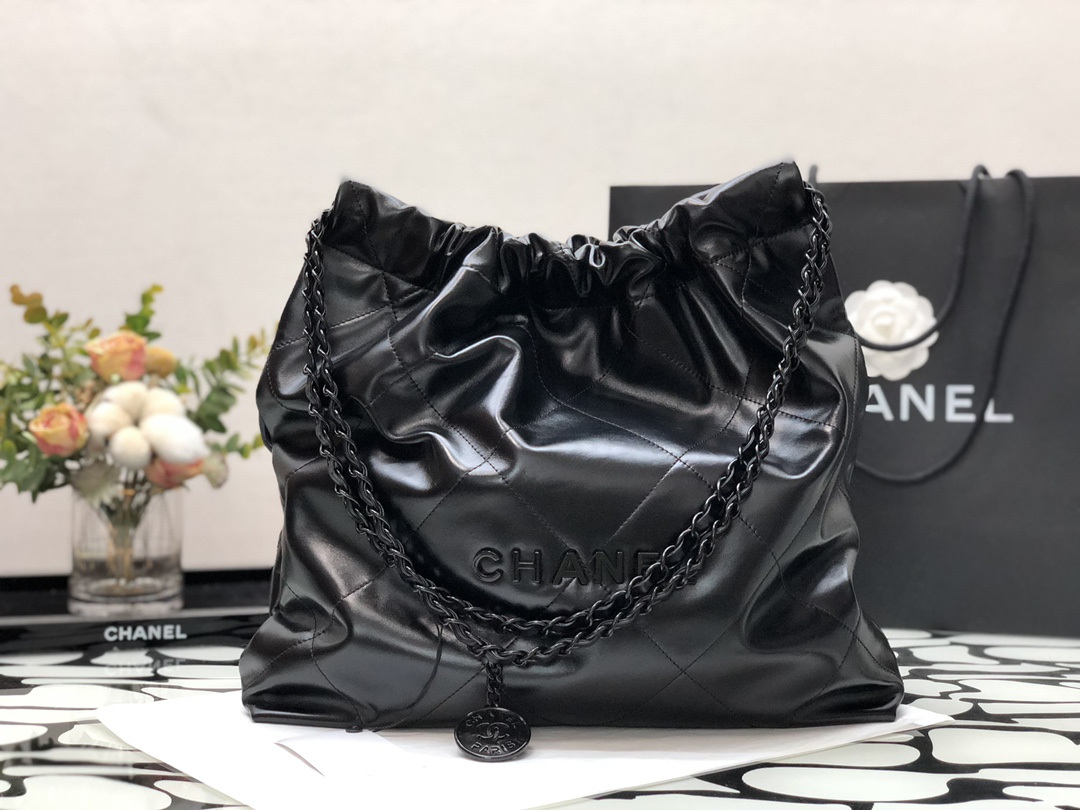 Chanel 22 Hanbag Black Calfskin With Black-Tone Metal Medium 35cm