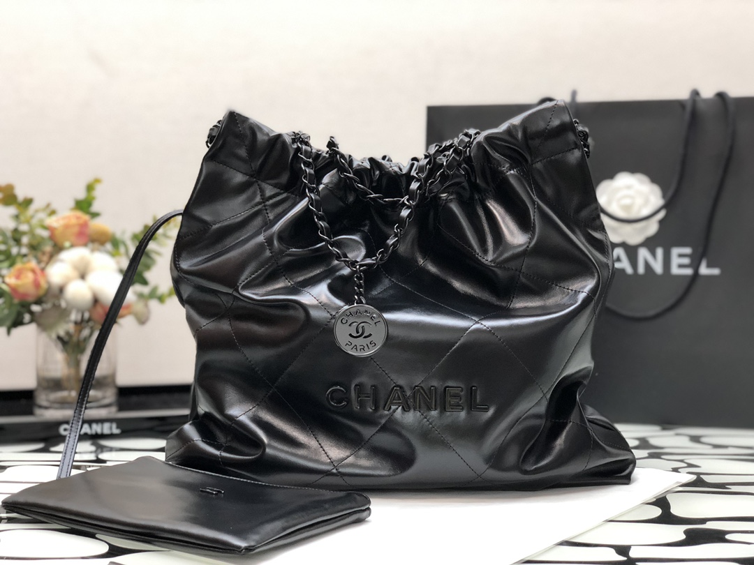 Chanel 22 Hanbag Black Calfskin With Black-Tone Metal Medium 35cm