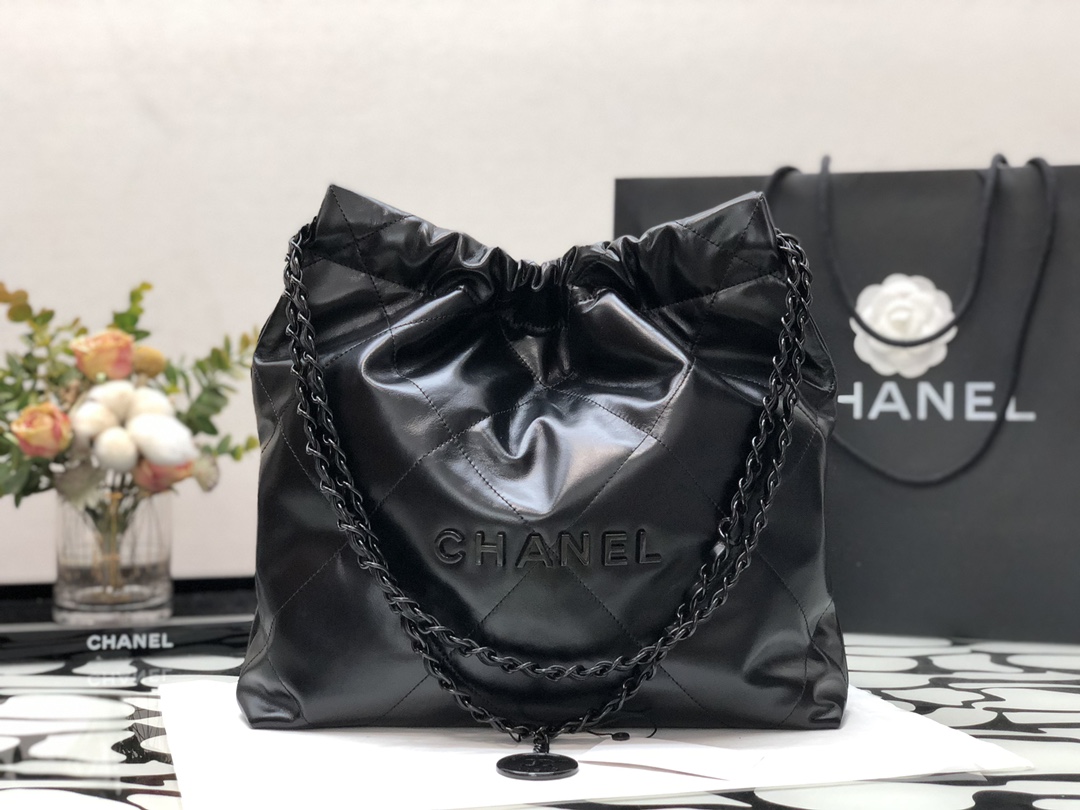 Chanel 22 Hanbag Black Calfskin With Black-Tone Metal Small Size 30cm