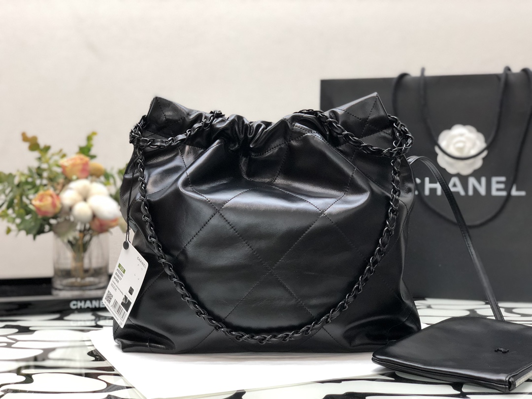 Chanel 22 Hanbag Black Calfskin With Black-Tone Metal Small Size 30cm