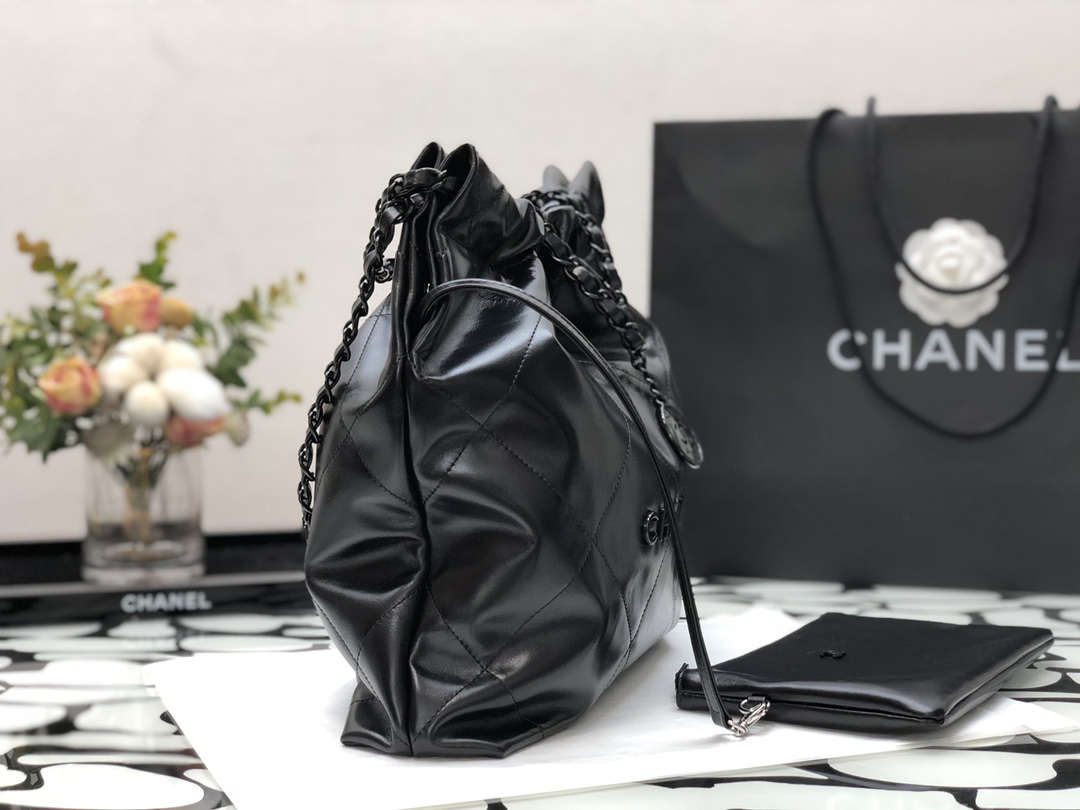 Chanel 22 Hanbag Black Calfskin With Black-Tone Metal Small Size 30cm