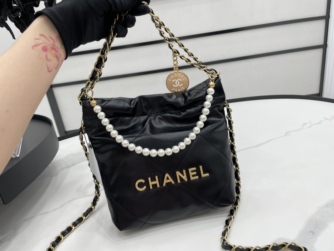 Chanel 22 Hanbag Black Calfskin With Black-Tone Metal With Pearl Shoulder Strap Mini Size 18cm