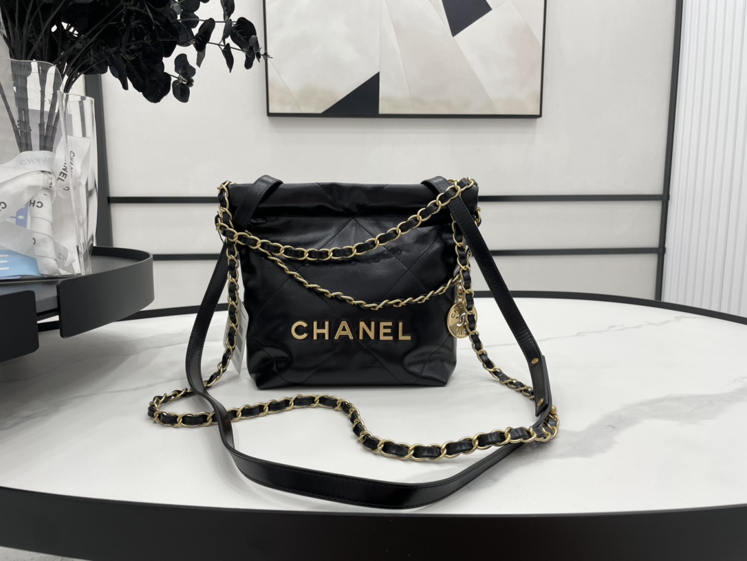 Chanel 22 Hanbag Black Calfskin With Gold-Tone Metal Mini Size 18cm