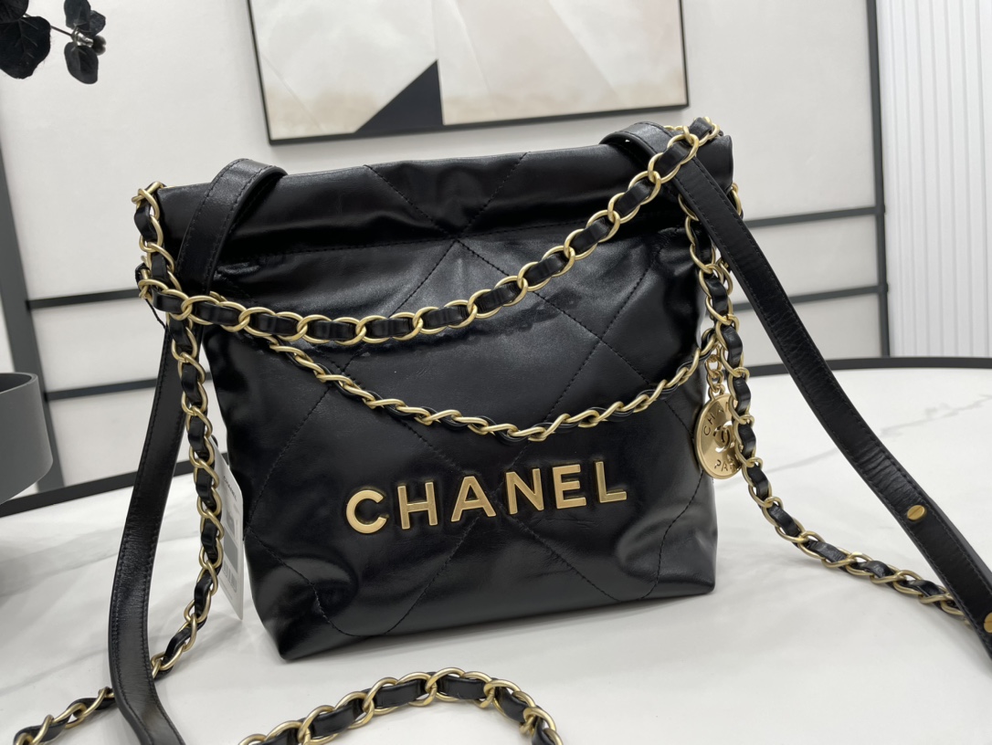 Chanel 22 Hanbag Black Calfskin With Gold-Tone Metal Mini Size 18cm