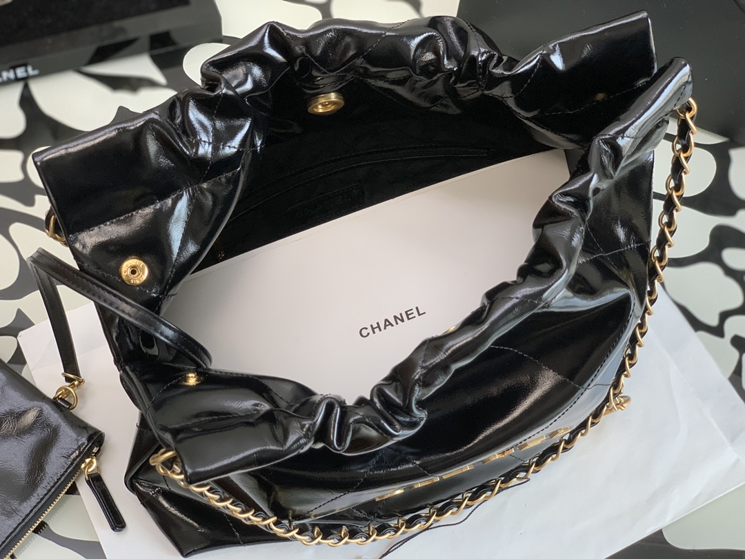 Chanel 22 Hanbag Black Calfskin With Gold-Tone Metal Small Size 30cm