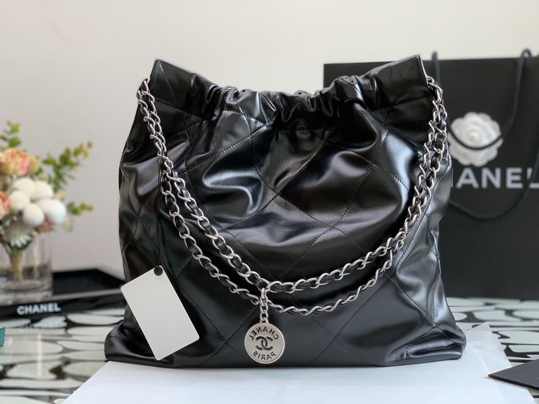 Chanel 22 Hanbag Black Calfskin With Silver-Tone Metal Medium 35cm