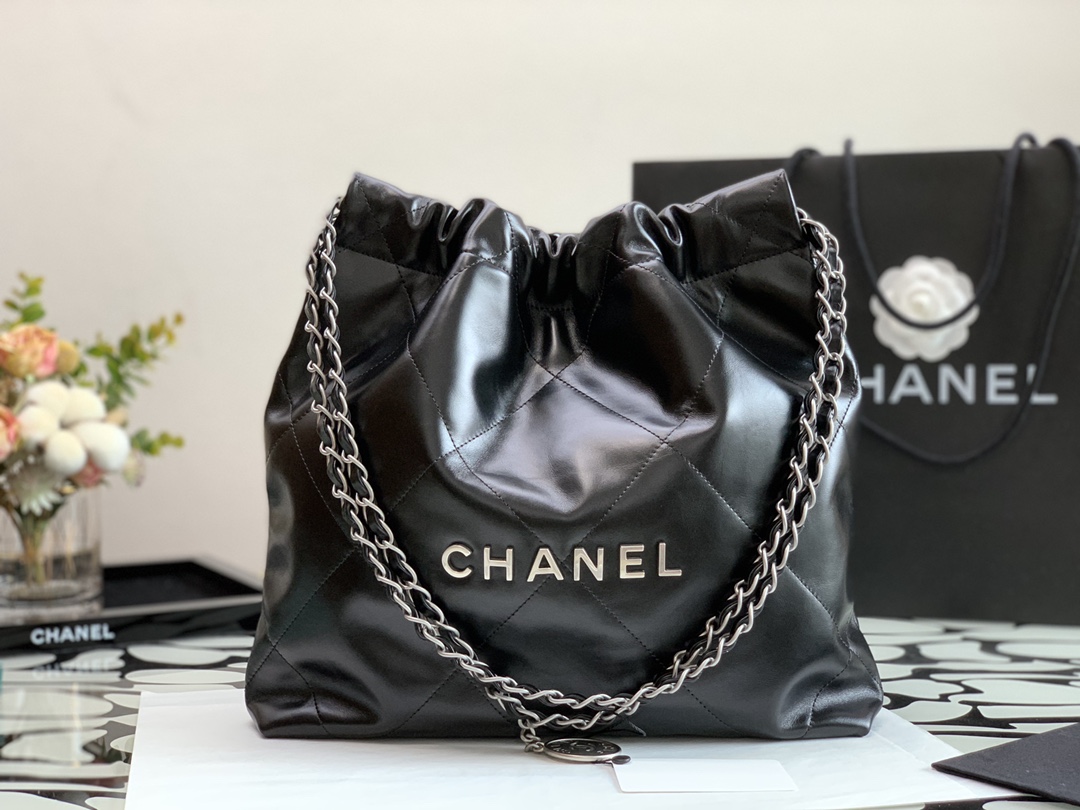 Chanel 22 Hanbag Black Calfskin With Silver-Tone Metal Small Size 30cm